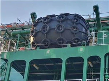 Tàu LNG chuyển Fender khí nén